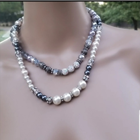 TWO VINTAGE FAUX PEARL & FACETED GLASS CRYSTAL NECKLACES - Picture 1 of 7